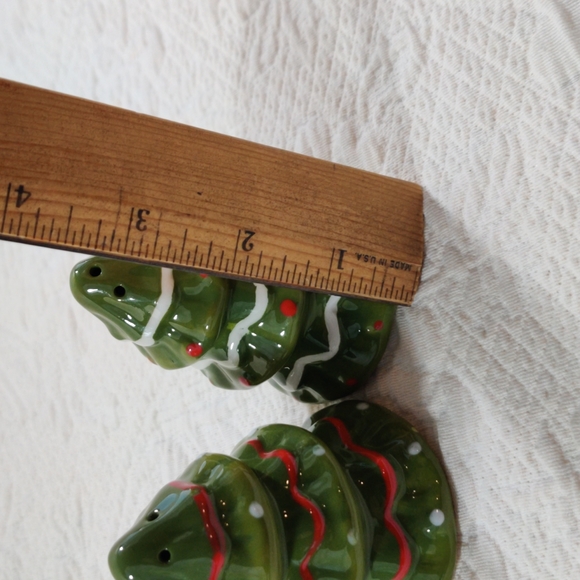 Christmas Trees Salt & Pepper Shakers - Picture 6 of 6
